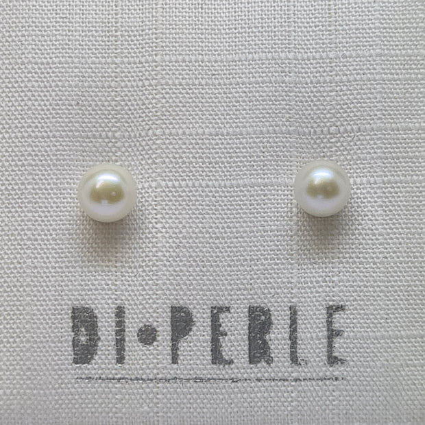 4 4.5mm freshwater pearl earring on silver stud fitting 174