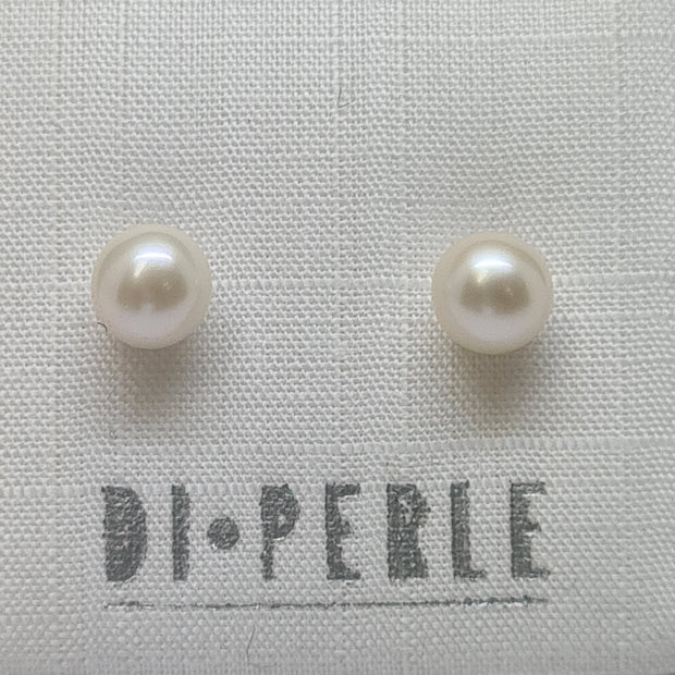 5 5.5mm freshwater pearl earring on saver stud fitting 175