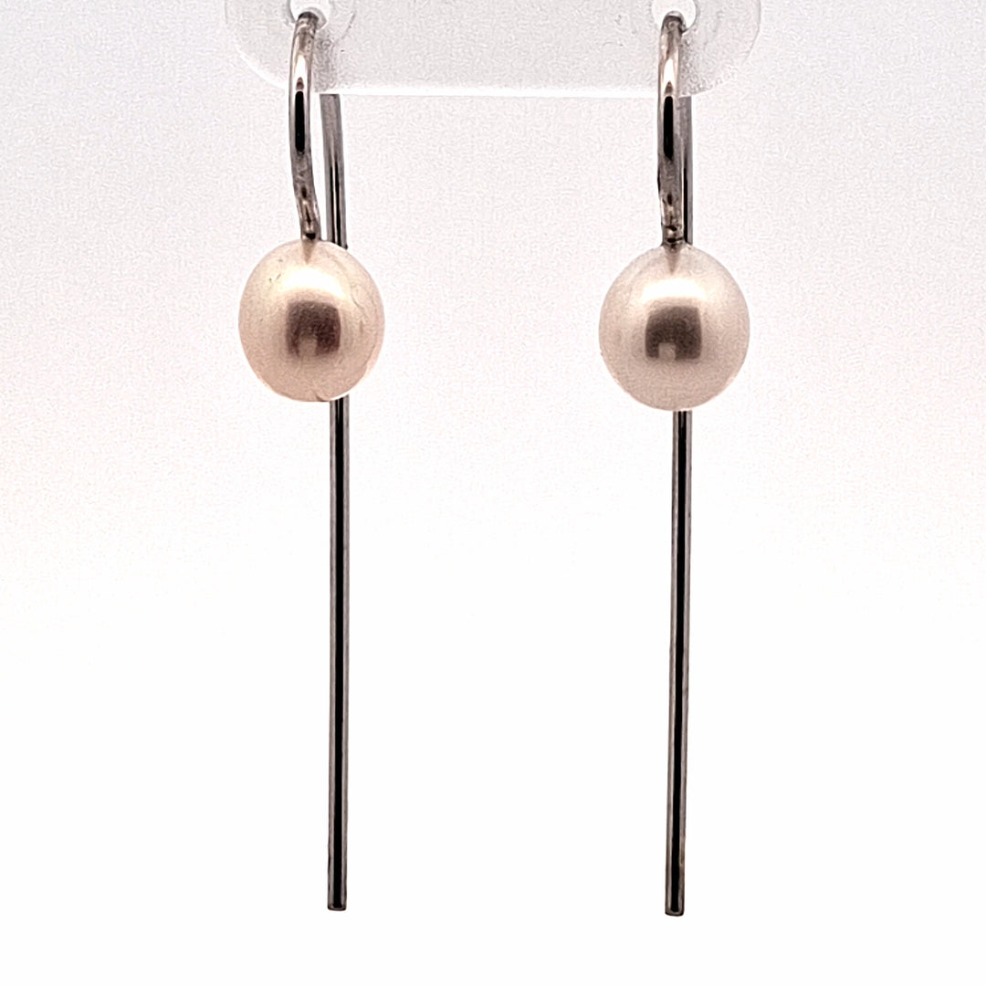 White cultured pearl drop hook fitting earrings 38594