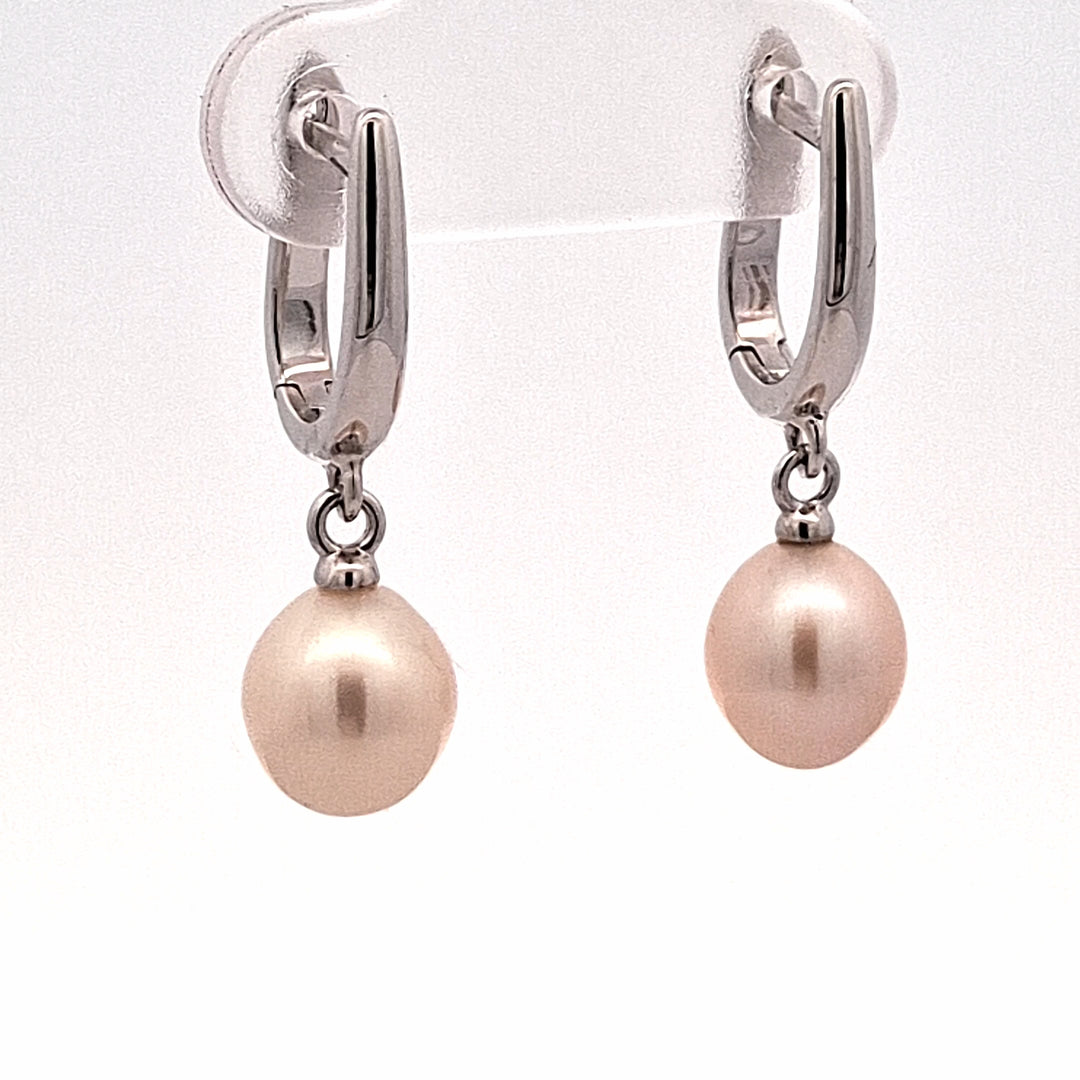 Ming creole pearl earring 38593
