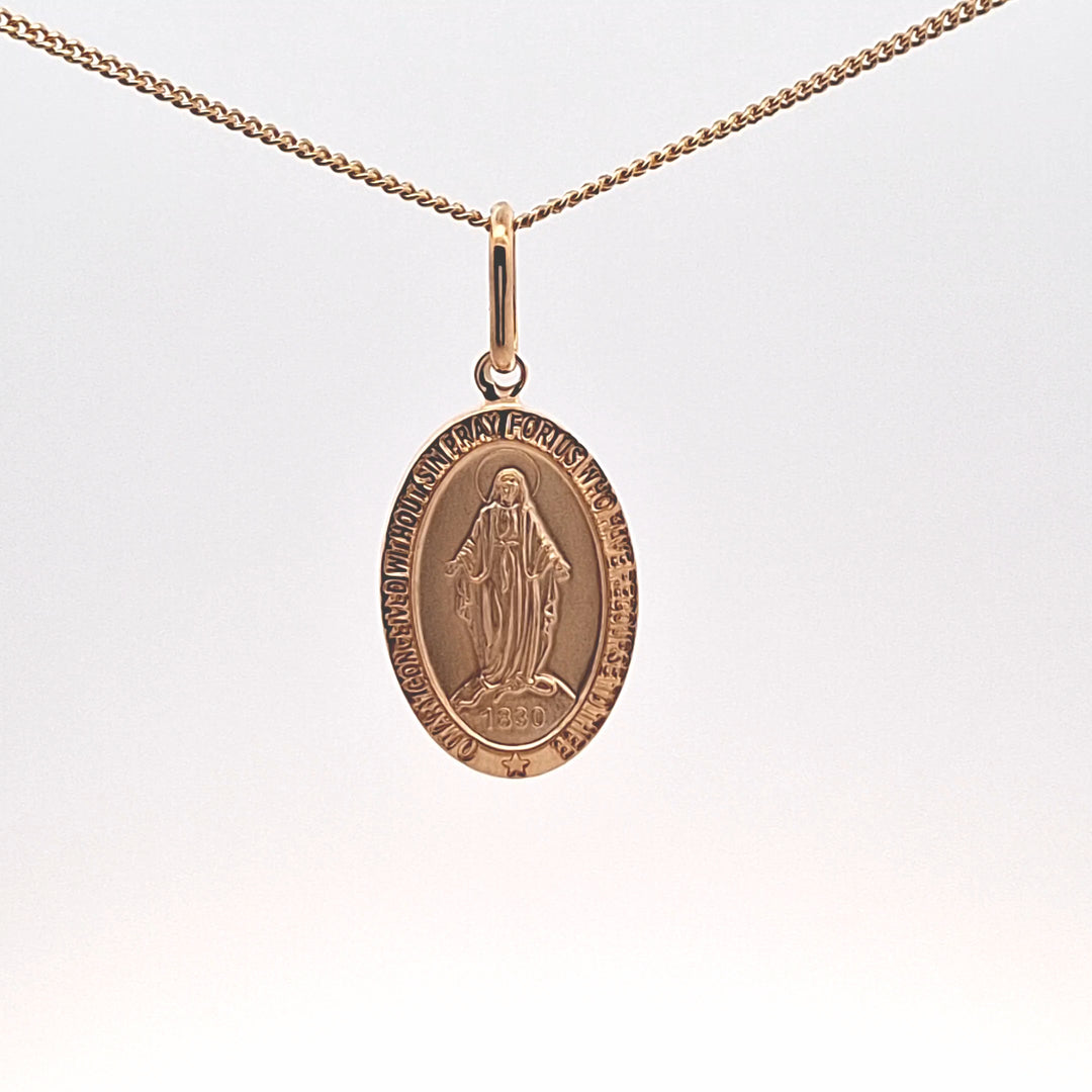 Large oval Gold Miraculous medal & chain 38203