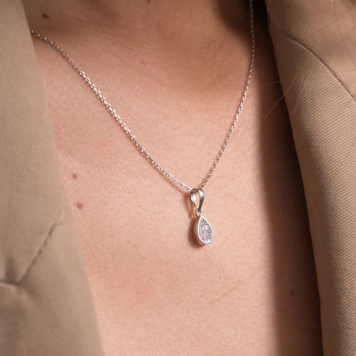 Sterling silver sparkly pear shape pendant 38822