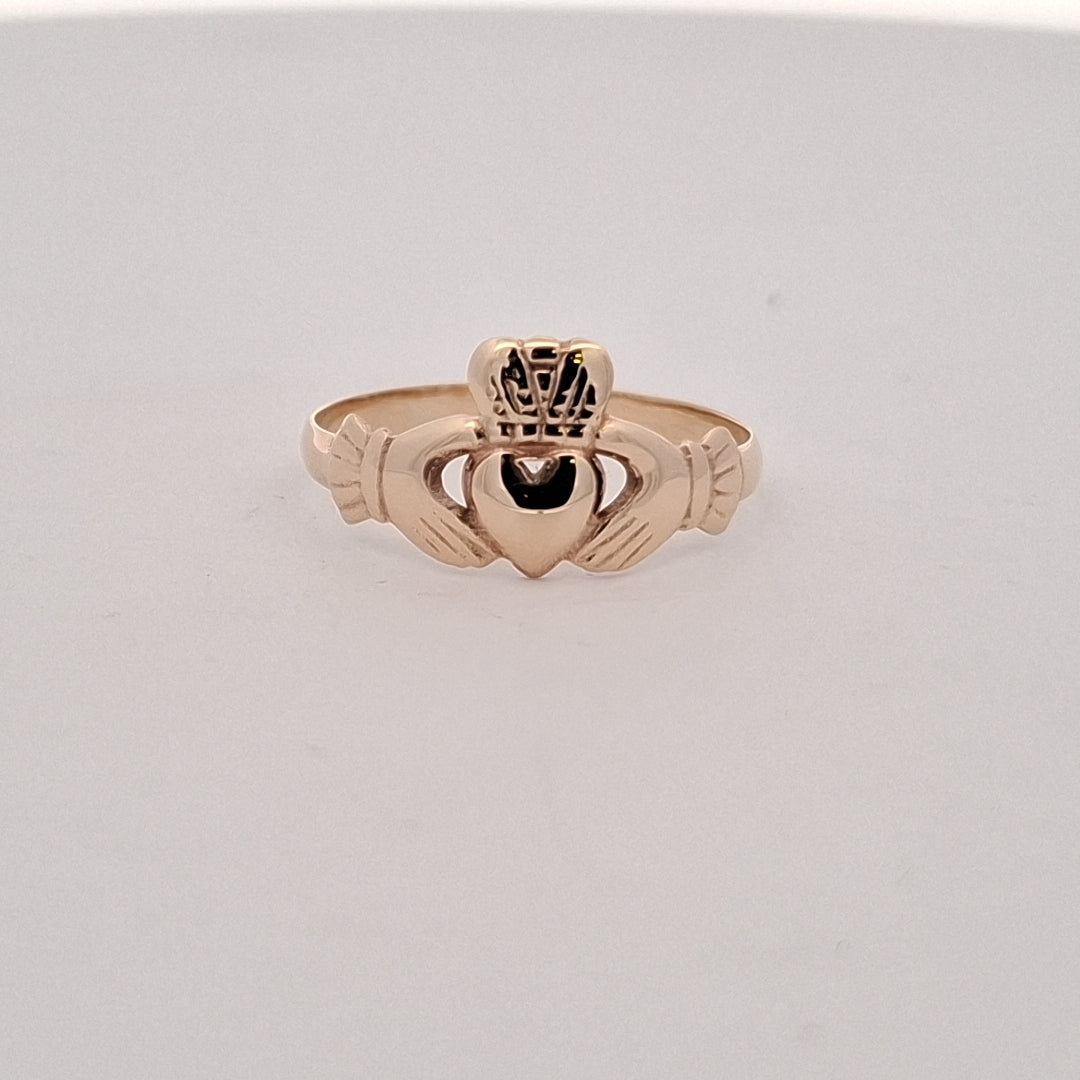 9ct gold ladies petite Claddagh ring 37960