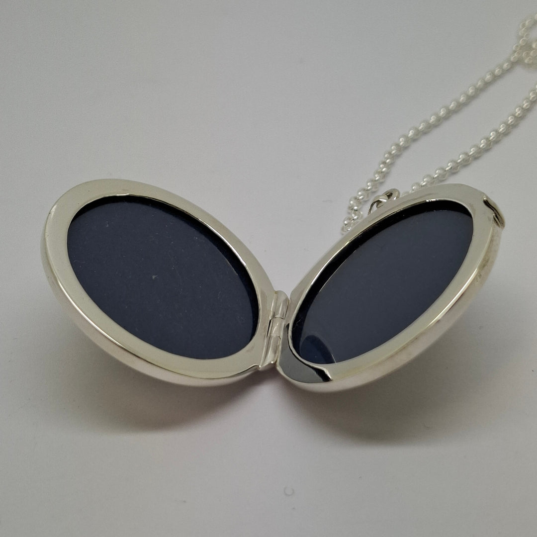 33mm round open work Tree of Life locket 32674