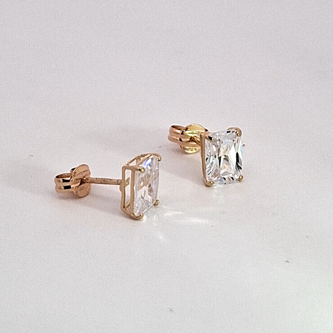 9ct gold rectangular CZ stud earrings 37908