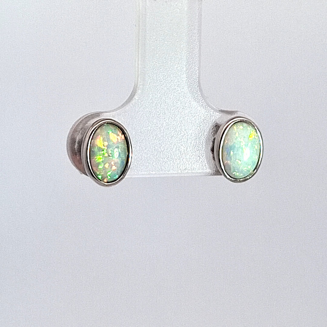 Oval cabochon Opal earrings 38686