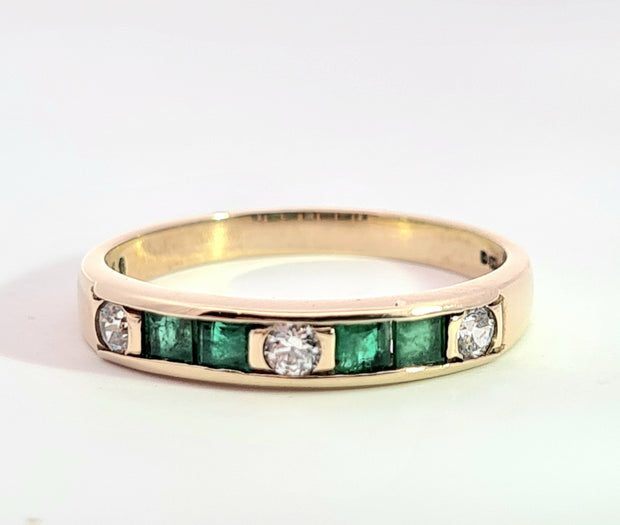 9ct gold Emerald and CZ 7 stone in line ring 33740