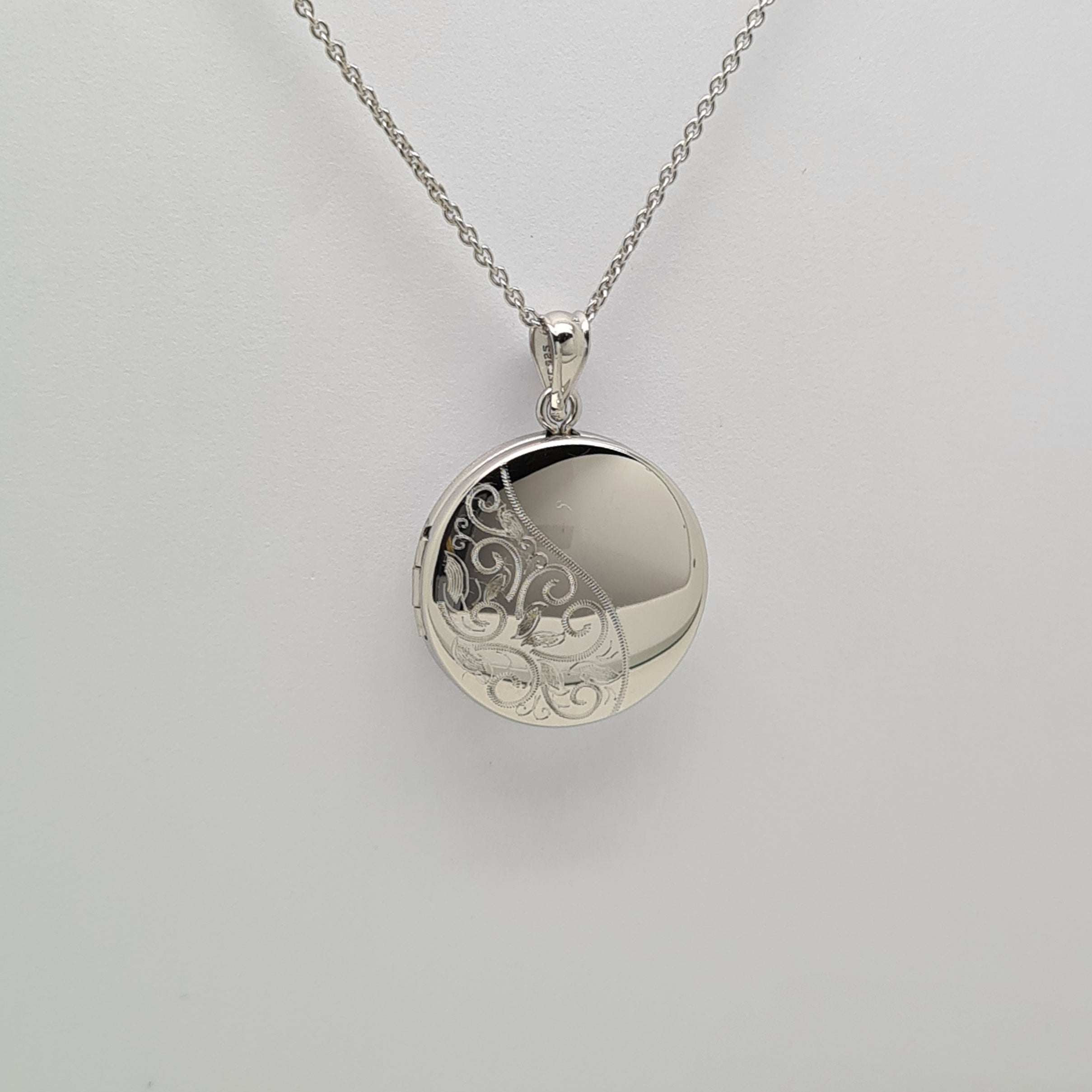Round two picture locket on 18" chain 34059 - Armin Lowe Jewellers