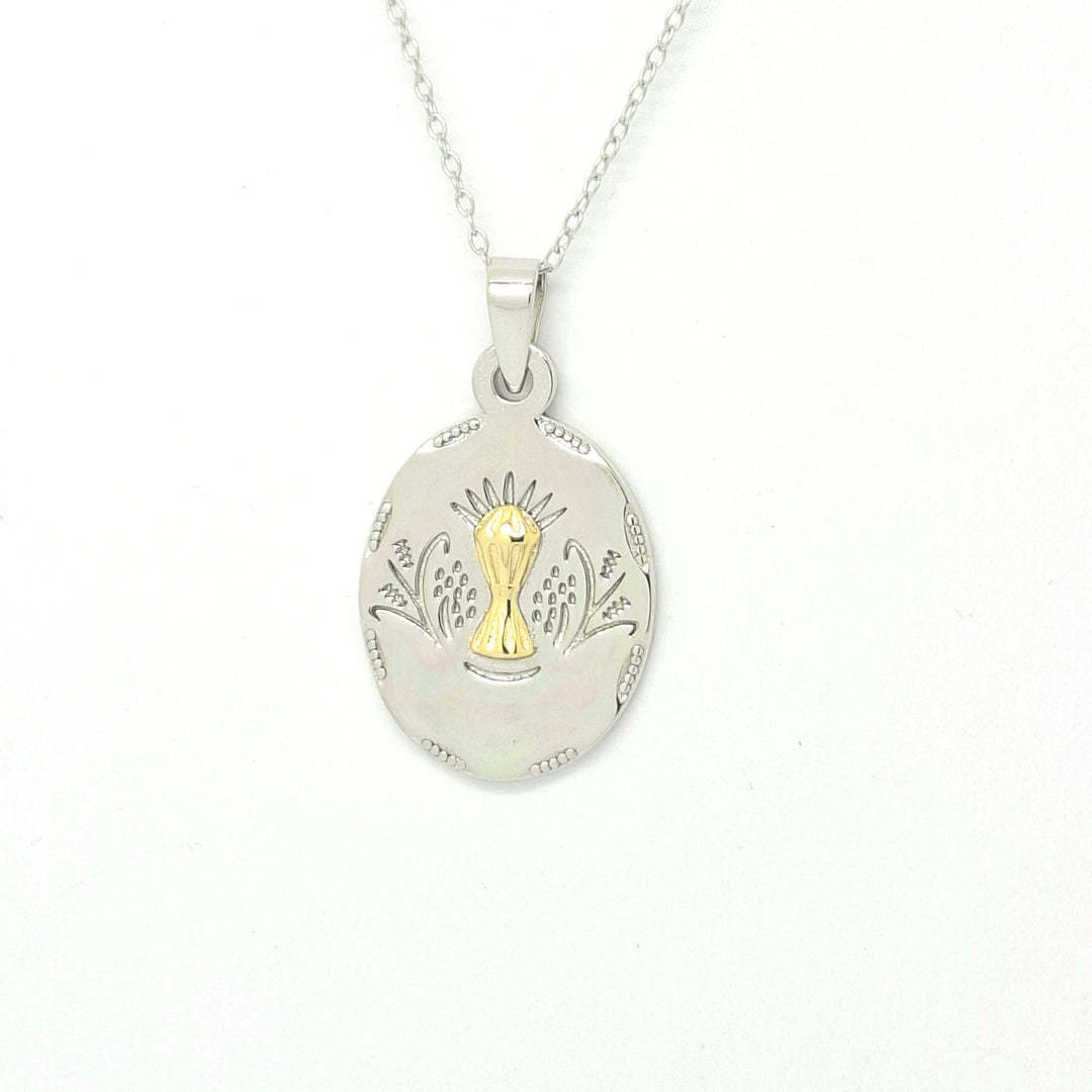 Silver Holy Communion medal 38452