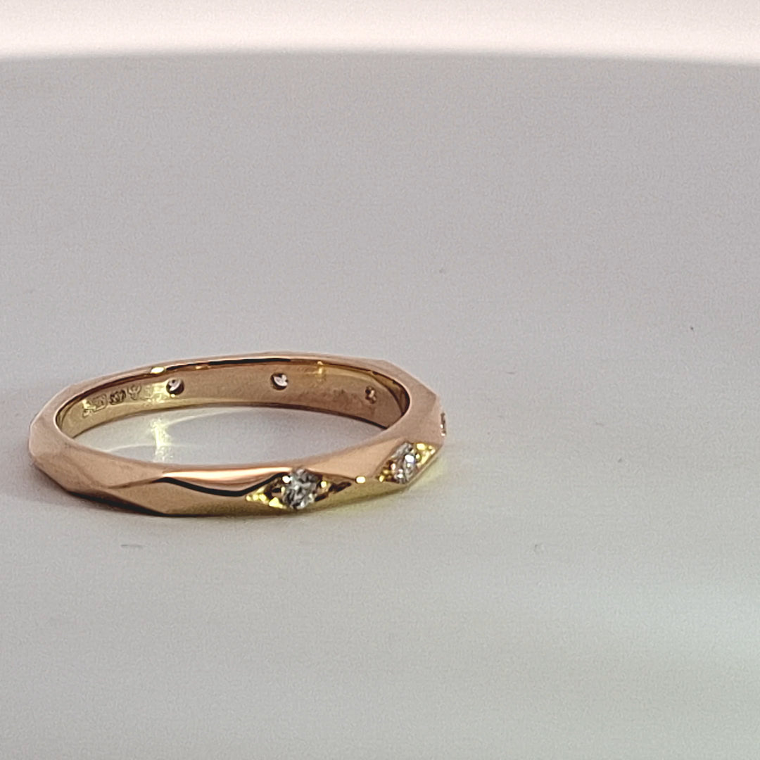 9ct gold faceted 2mm Diamond set band 38199