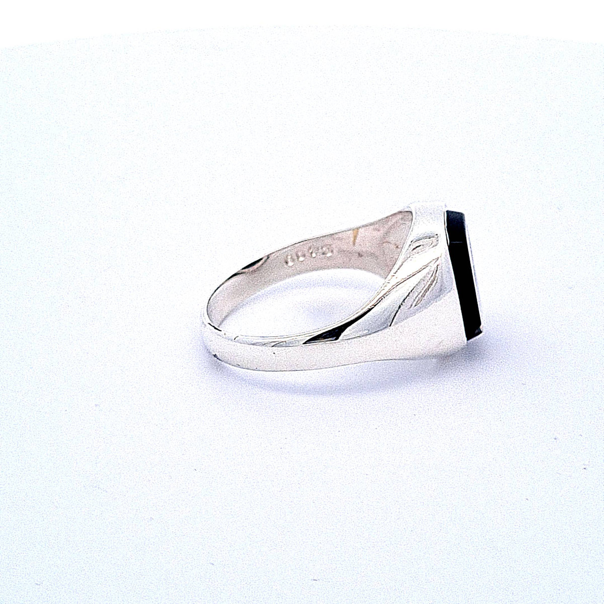 Gents Onyx ring 36627 - Armin Lowe Jewellers