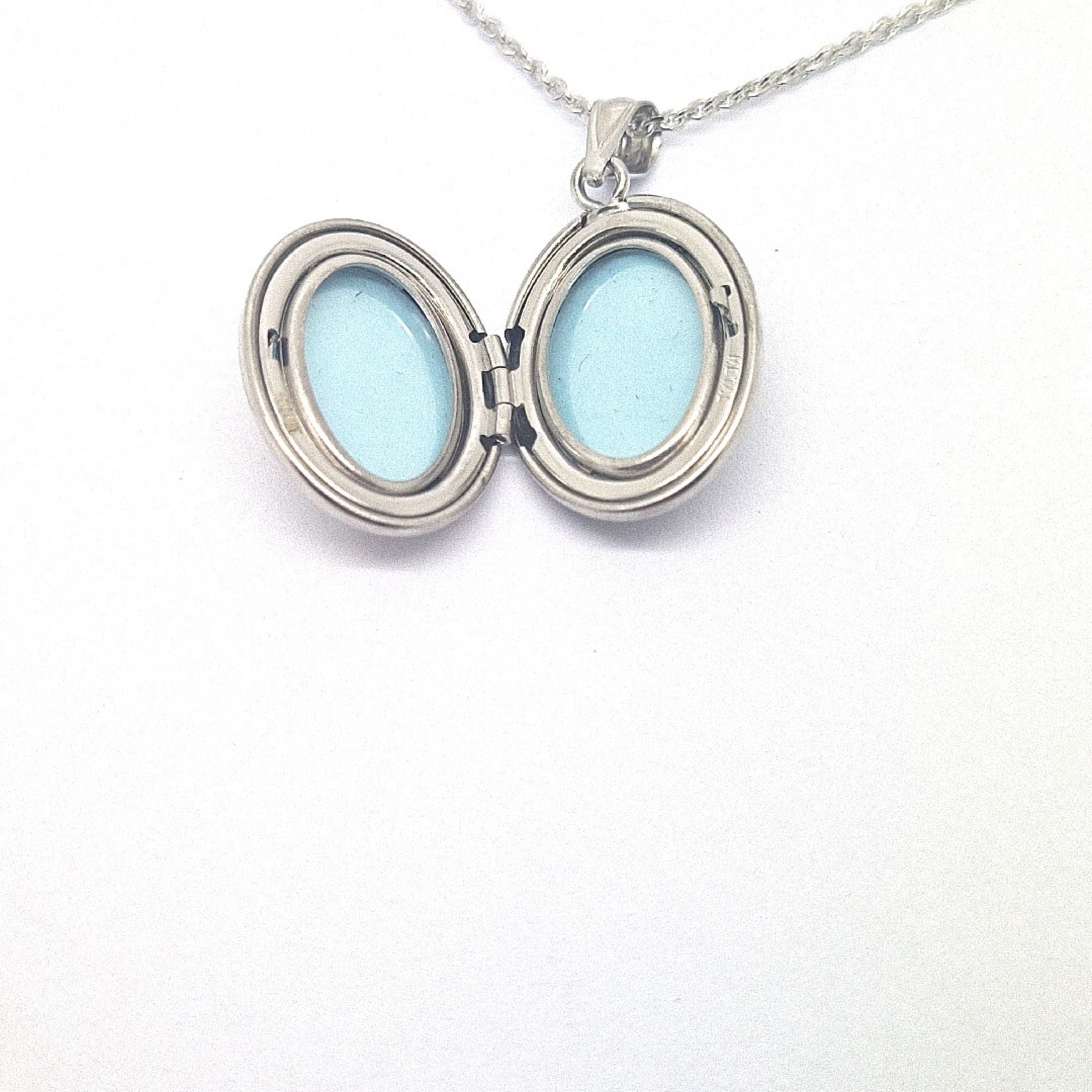 sterling silver oval  locket on chain 33577 - Armin Lowe Jewellers