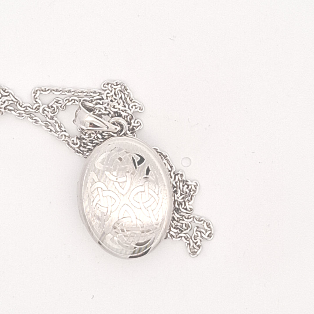 Silver oval Celtic locket on chain 37787