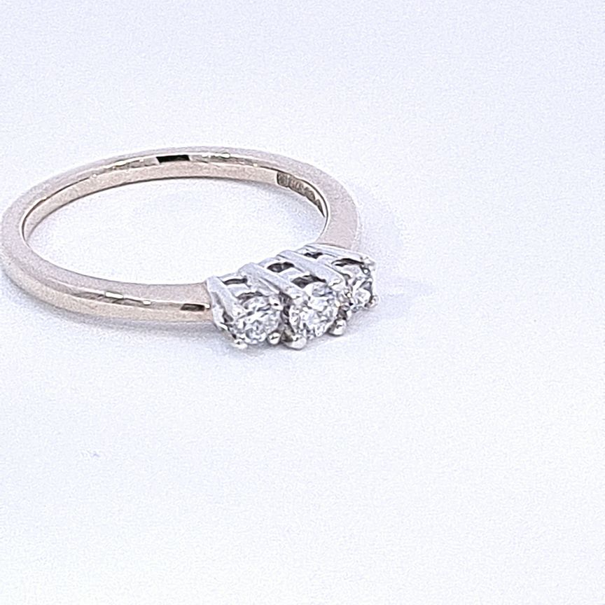 Gold Graduated quarter carat Trilogy Lab Diamond ring 35858 - Armin Lowe Jewellers