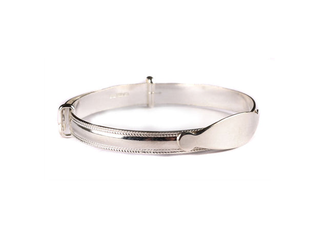 Silver engravable expanding baby bangle 34313