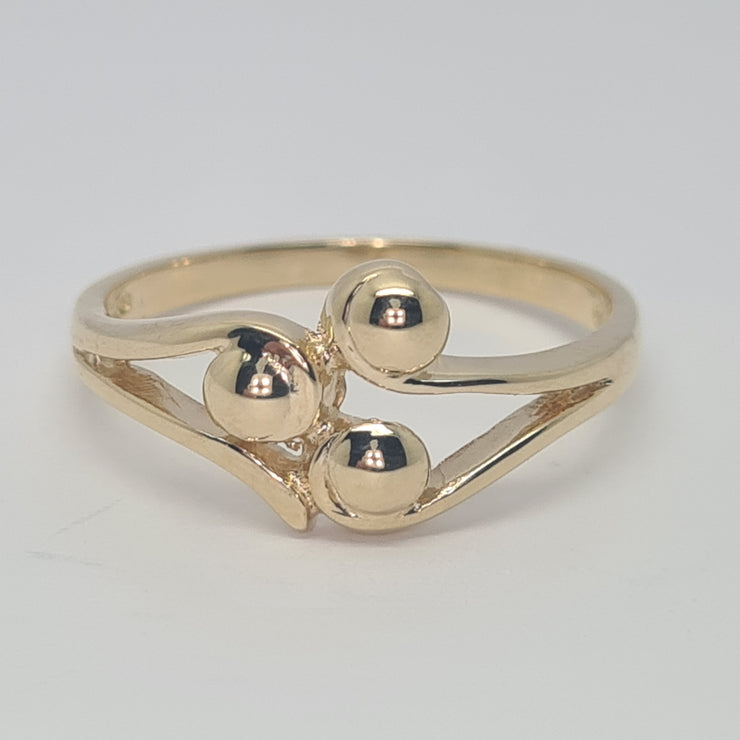 Ladies 9ct gold solid Trefoil Bead ring, 35458